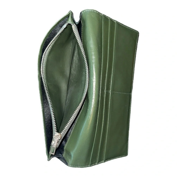 Loewe | Black & Green Calfskin Bifold Long Wallet - Picture 8 of 9